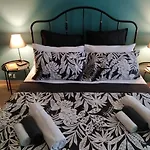 Va Curcati Holiday House